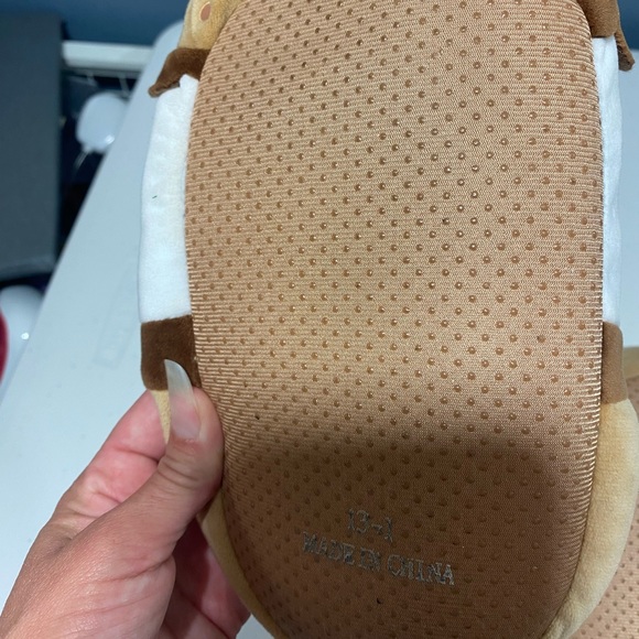 - Squishmallow s’more’s Slippers kids size 13/1.  Like new. - Picture 3 of 3